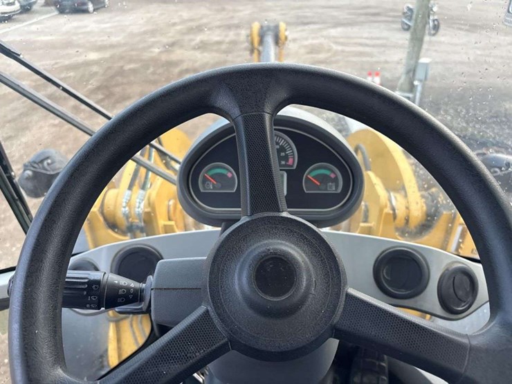 caterpillar-930k-image-20