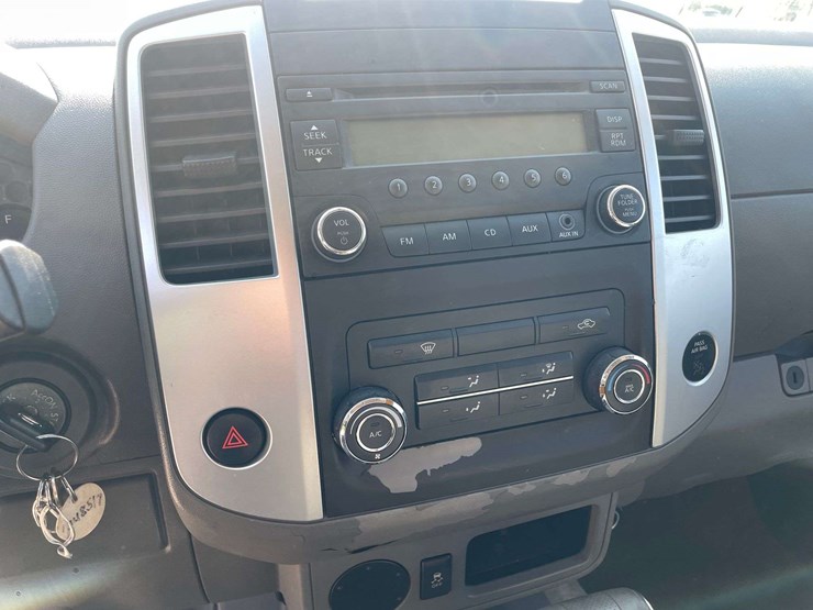 2016-nissan-frontier-image-13