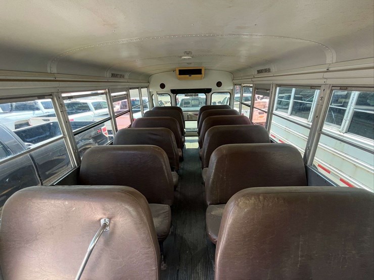 2001-chevrolet-express-bus-image-13