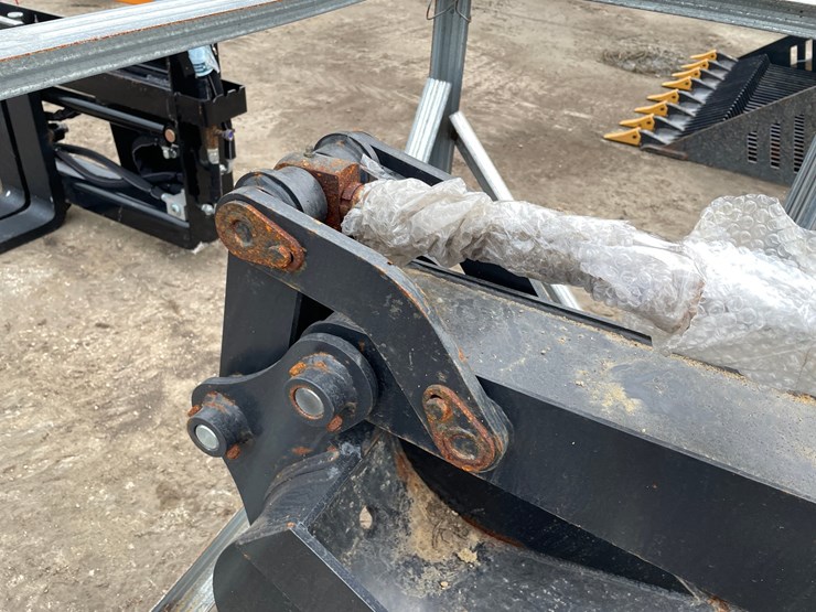 #9800-•-jct-skid-steer-backhoe-attachment-image-7