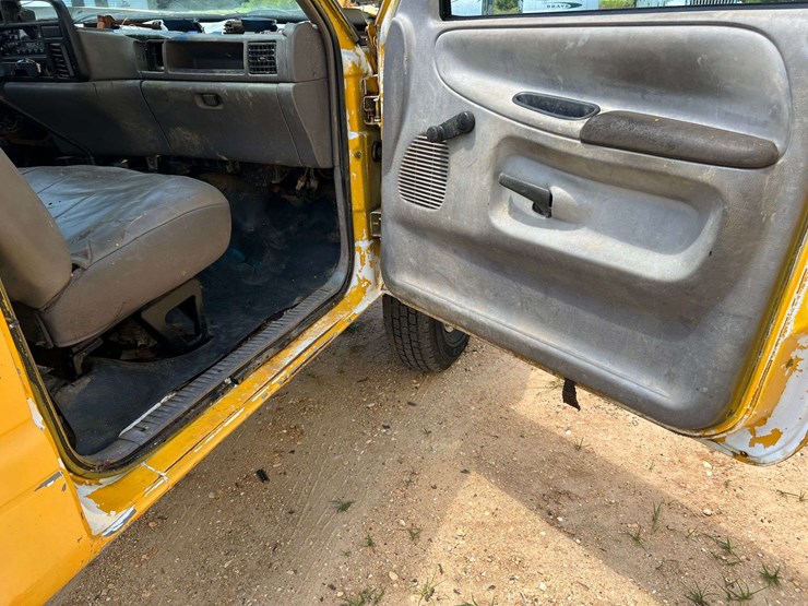 1995-dodge-ram-3500-image-27