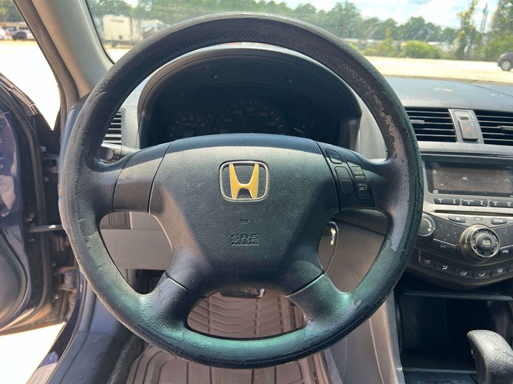 2006-honda-accord-4-door-sedan-(241,528-miles)-image-16