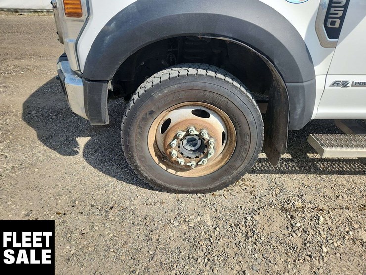 2020-ford-f550-image-30