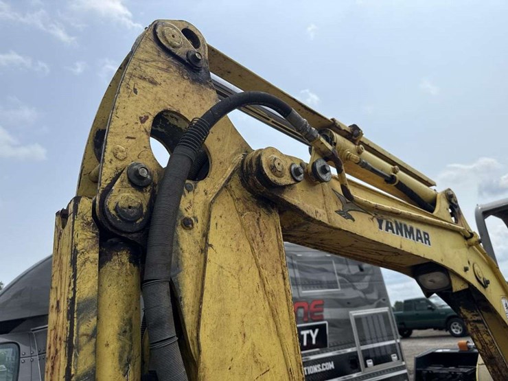 2008-yanmar-vio35-image-6