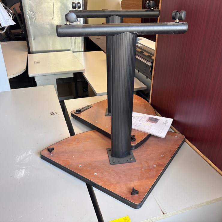 #149 • 2 corner tables