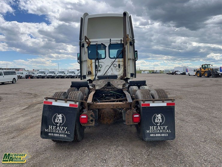2018-freightliner-cascadia-t/a-day-cab-tractor-image-7