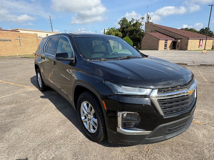 2022-chevrolet-traverse-image-2