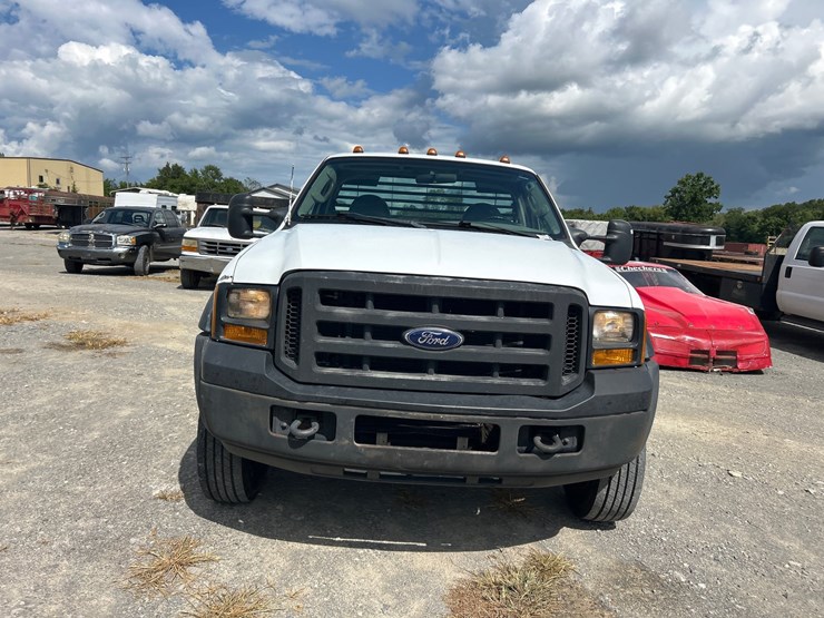 2006-ford-f450-image-3