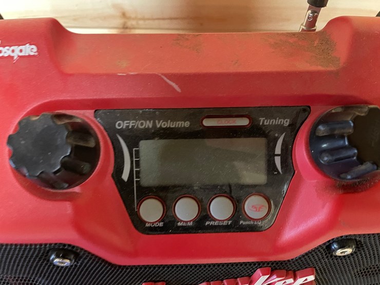 #10181-•-milwaukee-jobsite-radio-image-4