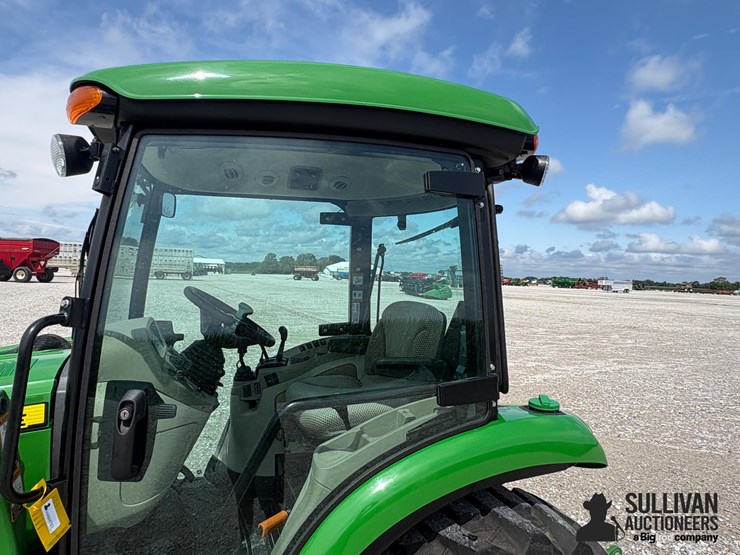 2023-john-deere-3033r-image-13