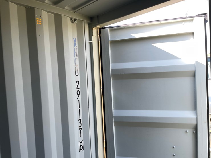 #404-•-20'-shipping-container-image-28