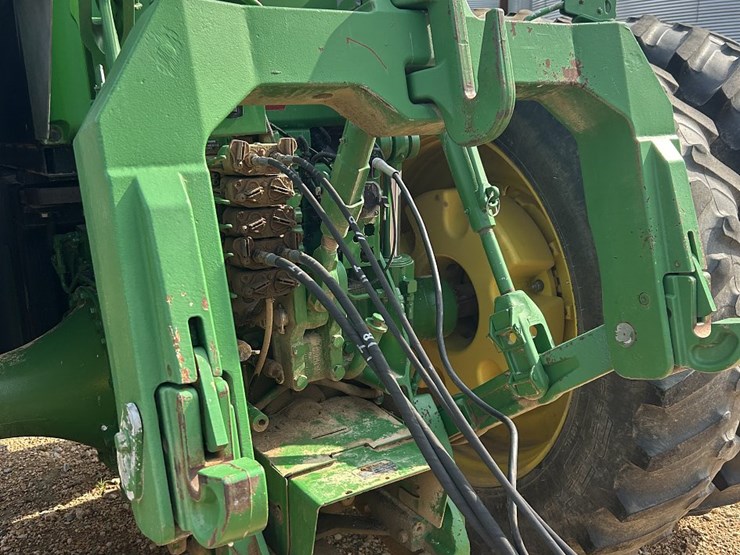 2013-john-deere-8285r-image-21