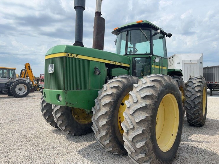 1978-john-deere-8430-image-1