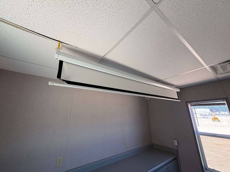mobile-56'-office-building-image-20
