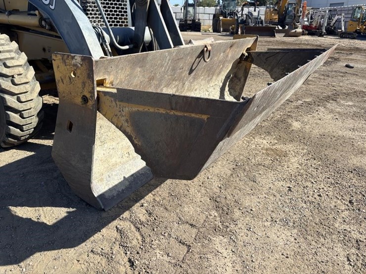 2007-deere-410j-image-11