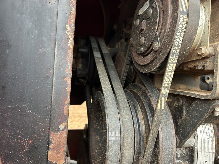 case-ih-t4586-image-8