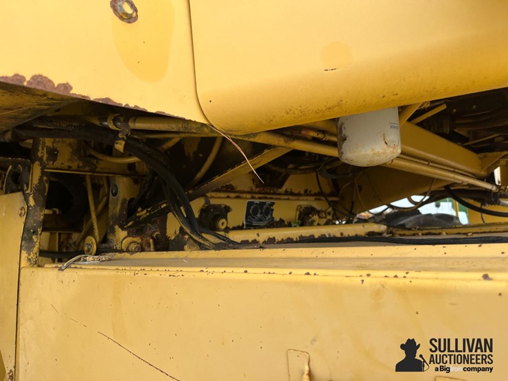 new-holland-tr86-image-17