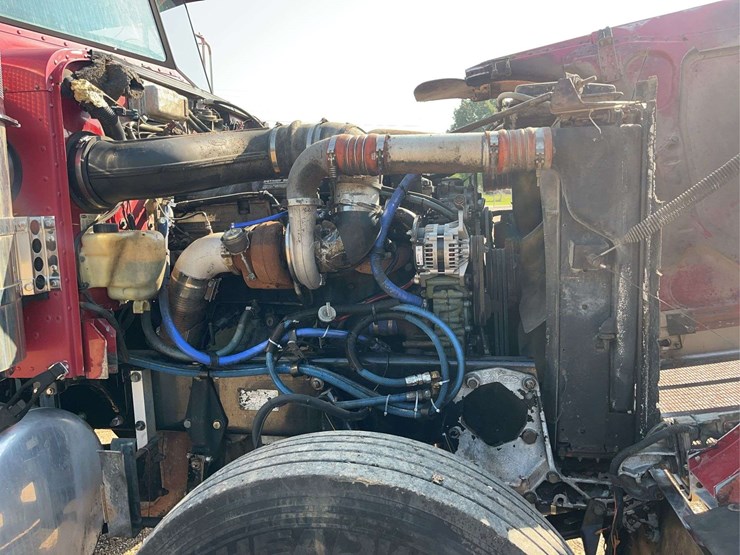 2000-peterbilt-379-image-29
