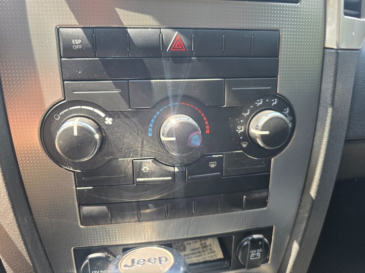 2009-jeep-grand-cherokee-image-36