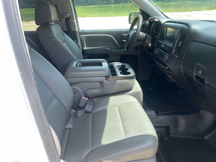 2018-chevrolet-silverado-1500-image-18
