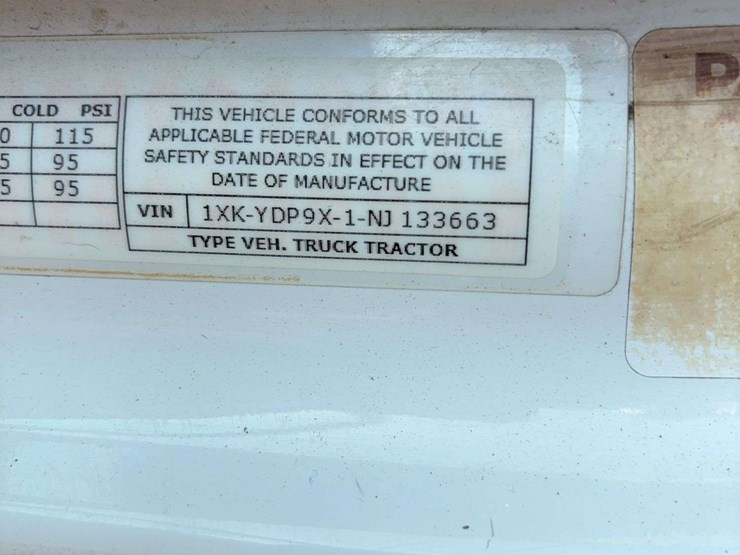 2022-kenworth-t680-image-13