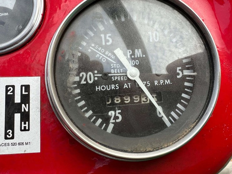 massey-ferguson-135-image-36