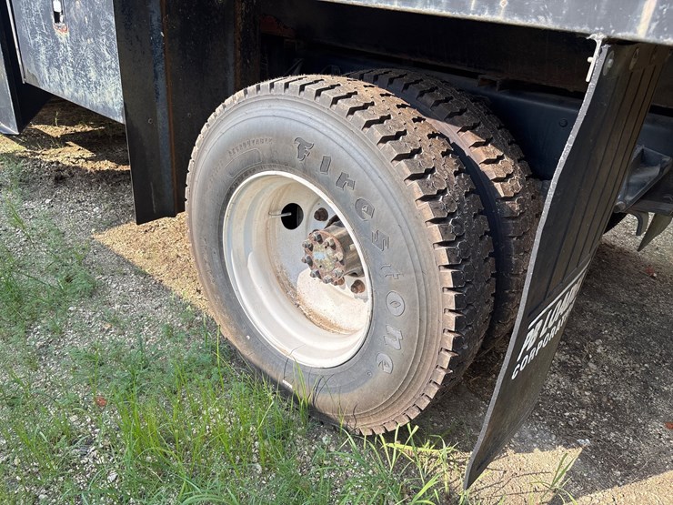 2004-ford-f750-image-15