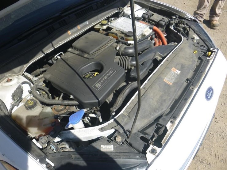 2014-ford-fusion-sedan-image-11
