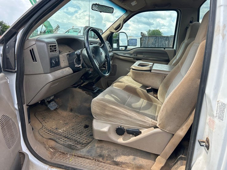 2002-ford-f550-image-9