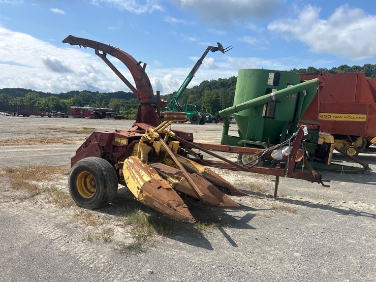 new-holland-782-image-1