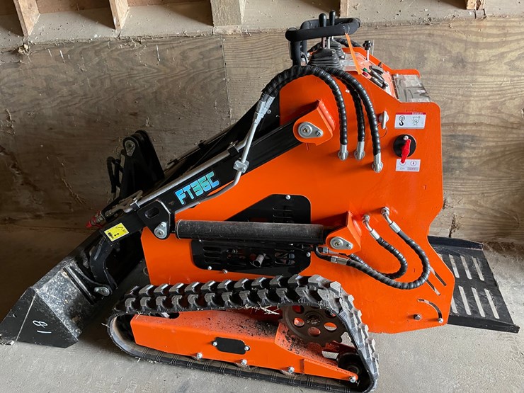 #9727-•-future-mini-skid-steer-loader-image-2