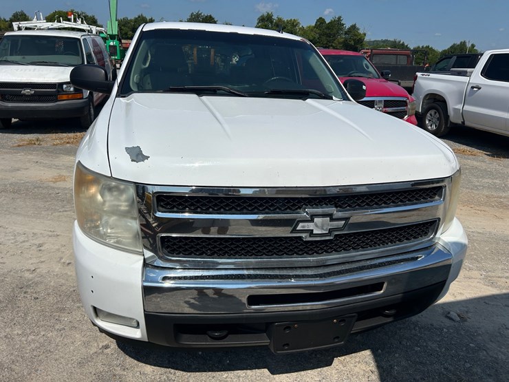 2011-chevrolet-1500-image-7