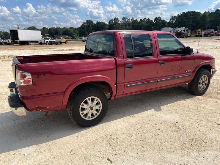 2002-chevrolet-s10-image-3