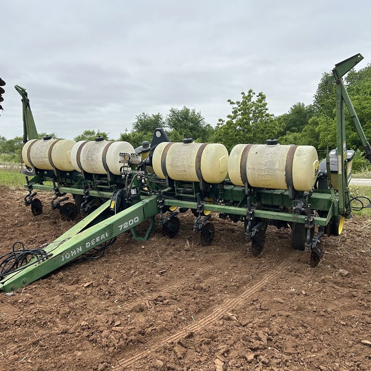 1989 JOHN DEERE 7200