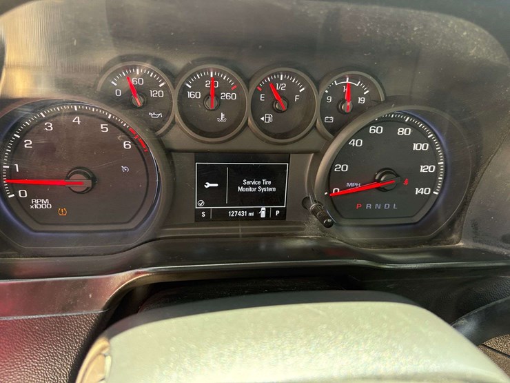 2021-chevrolet-3500hd-image-18