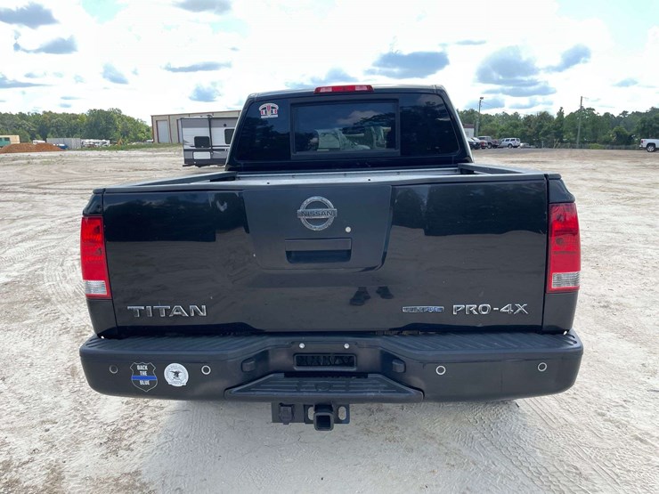 2012-nissan-titan-image-6