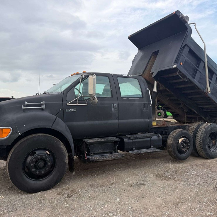 2006 FORD F750