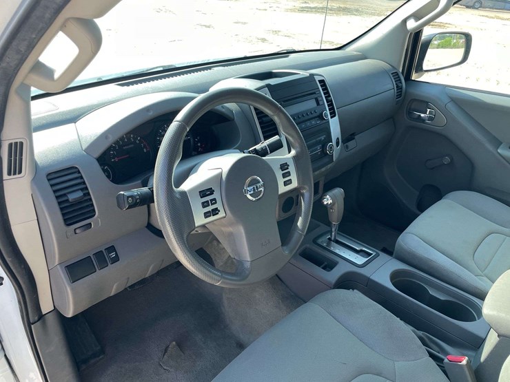 2016-nissan-frontier-image-11