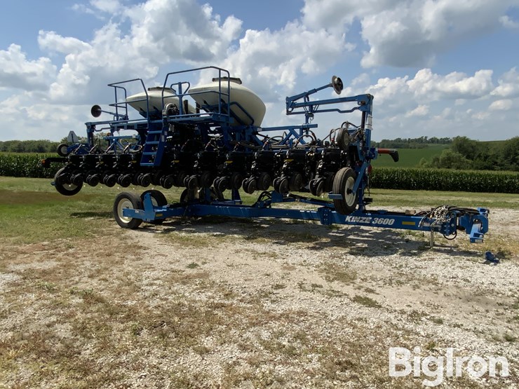 2020-kinze-3600-image-1
