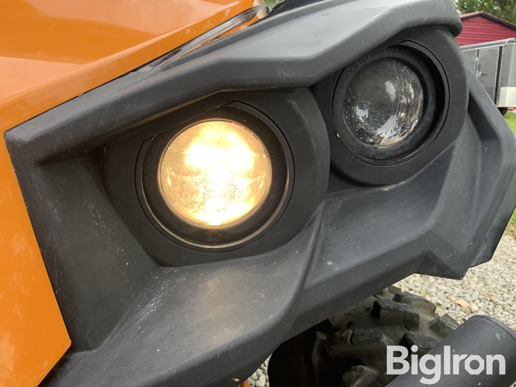 2015-can-am-commander-xtp-1000-utv-image-16