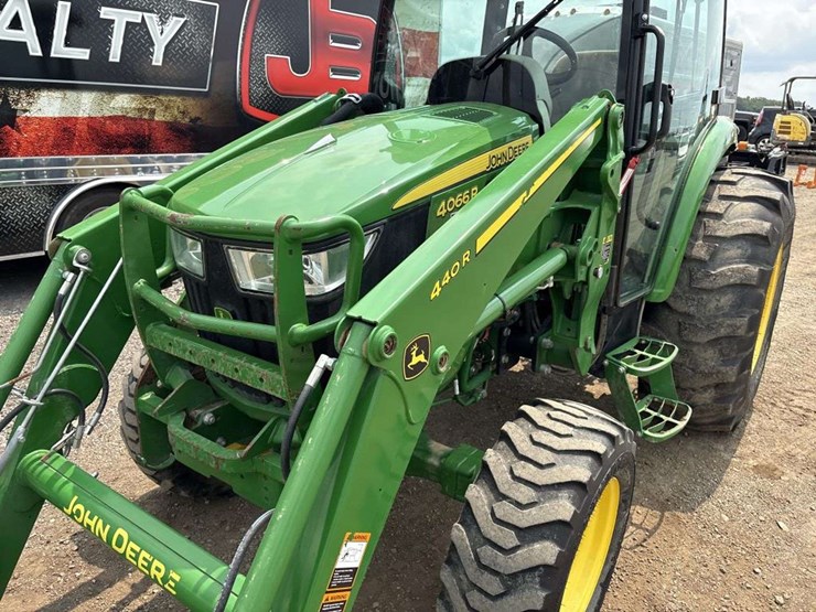 john-deere-4066r-image-11