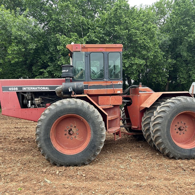 Case IH T4586
