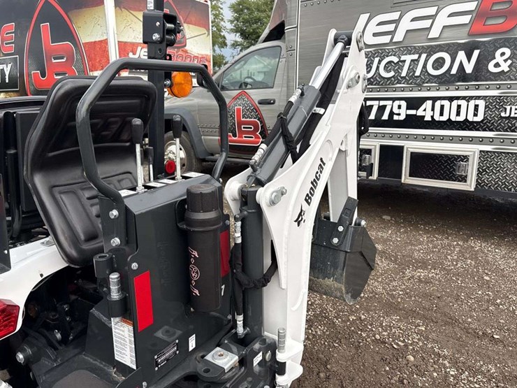 bobcat-1021-with-loader-and-12-backhoe-bucket-image-12