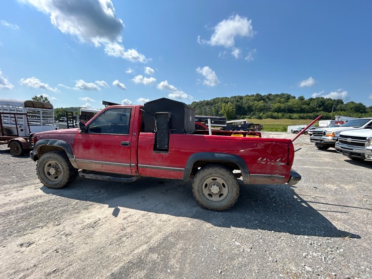 1999-chevrolet-k2500-image-3