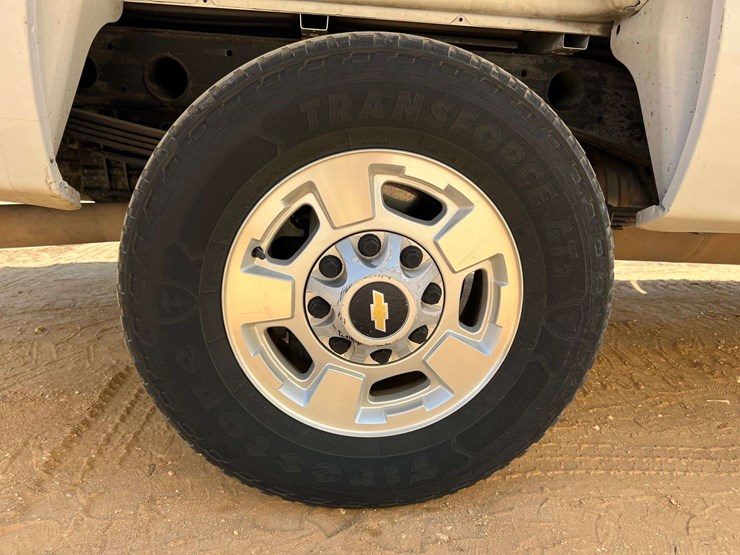 2011-chevrolet-2500hd-image-17