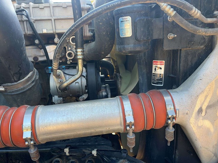 2021-freightliner-cascadia-truck-image-35
