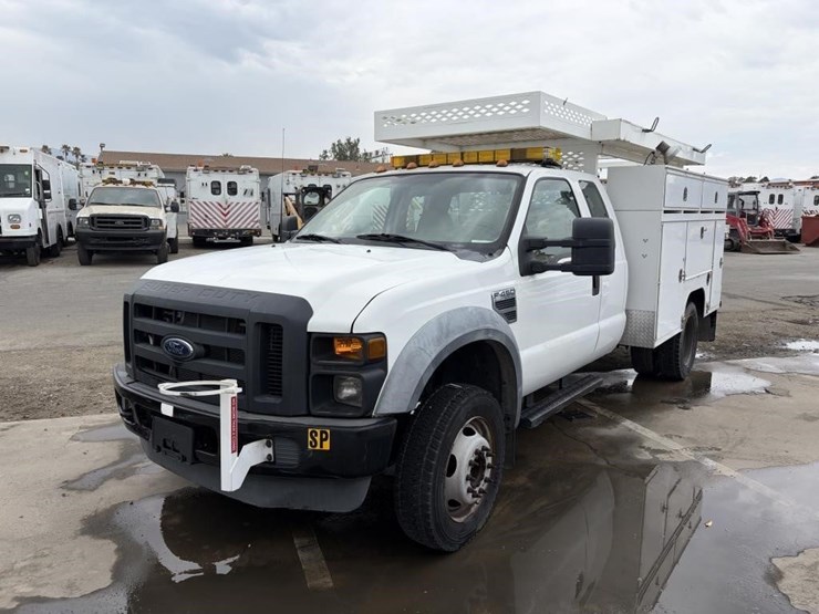 2010-ford-f450-image-1