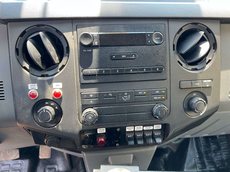 2015-ford-f550-image-34