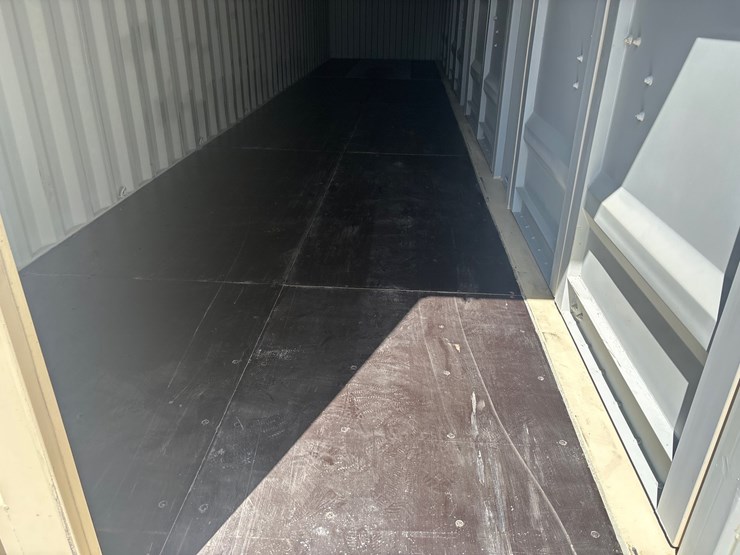 #1200-•-40ft-shipping-container-image-5