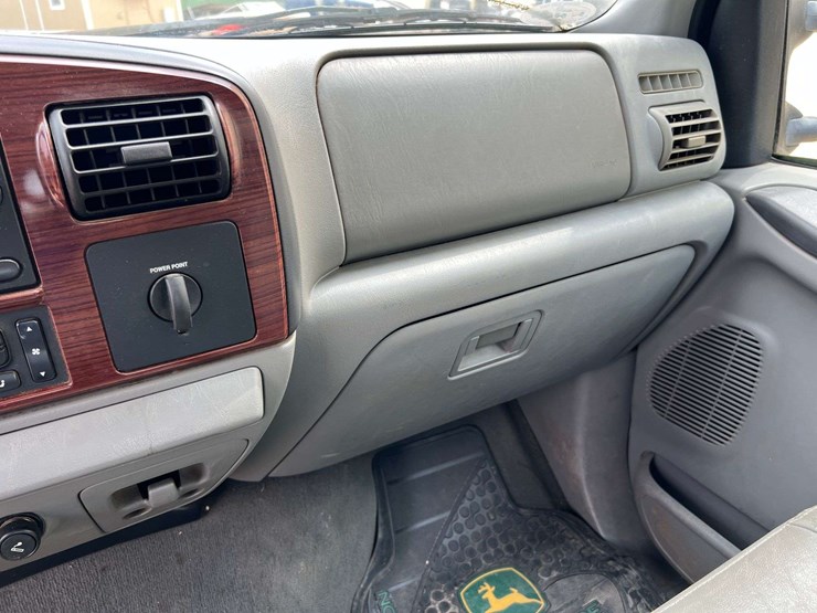 2005-ford-f350-image-36